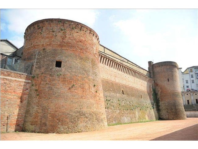 Castello_dei_Marchesi_del_Monferrato_3